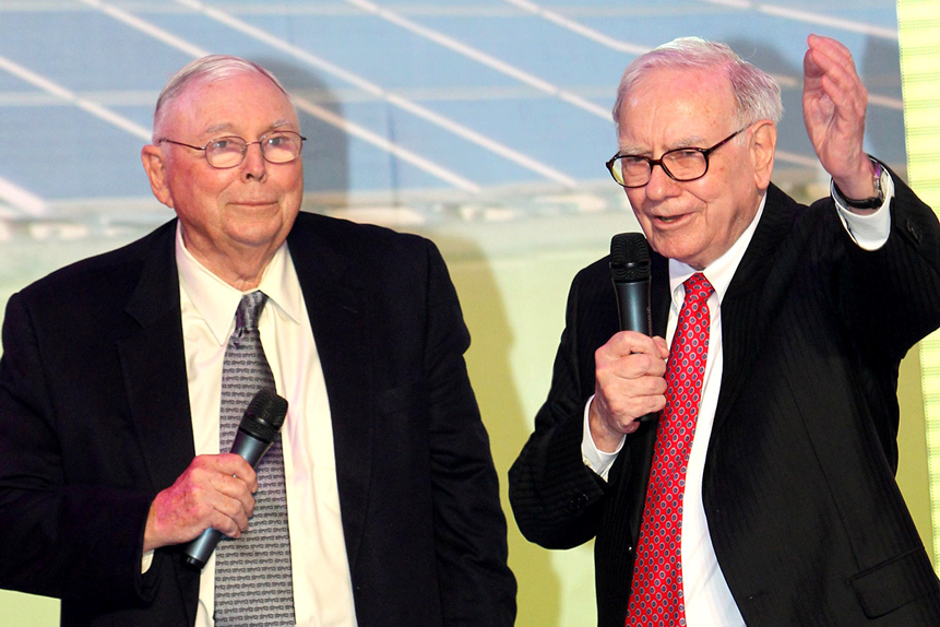 Charlie Munger loves Zoom’s share price, but should other investors?